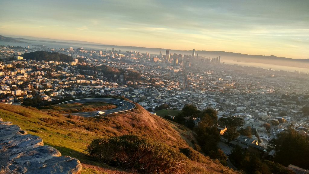 Silicon valley twin peaks von oben auf das Valley
